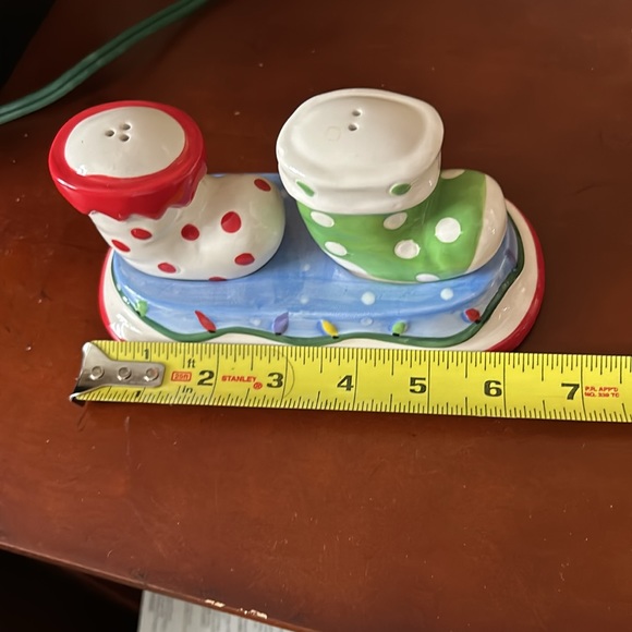 Christmas Salt Pepper Shaker Set - Picture 6 of 7
